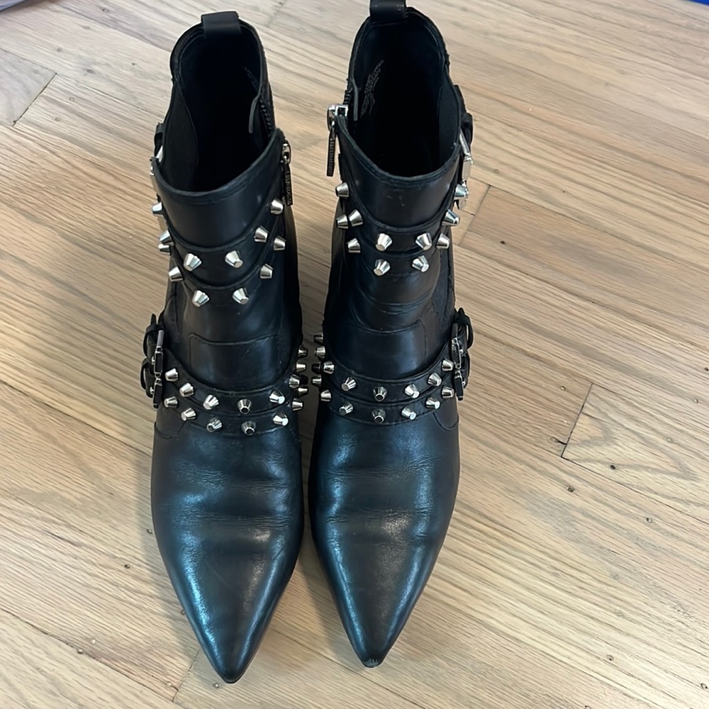 Kendal & Kylie studded booties